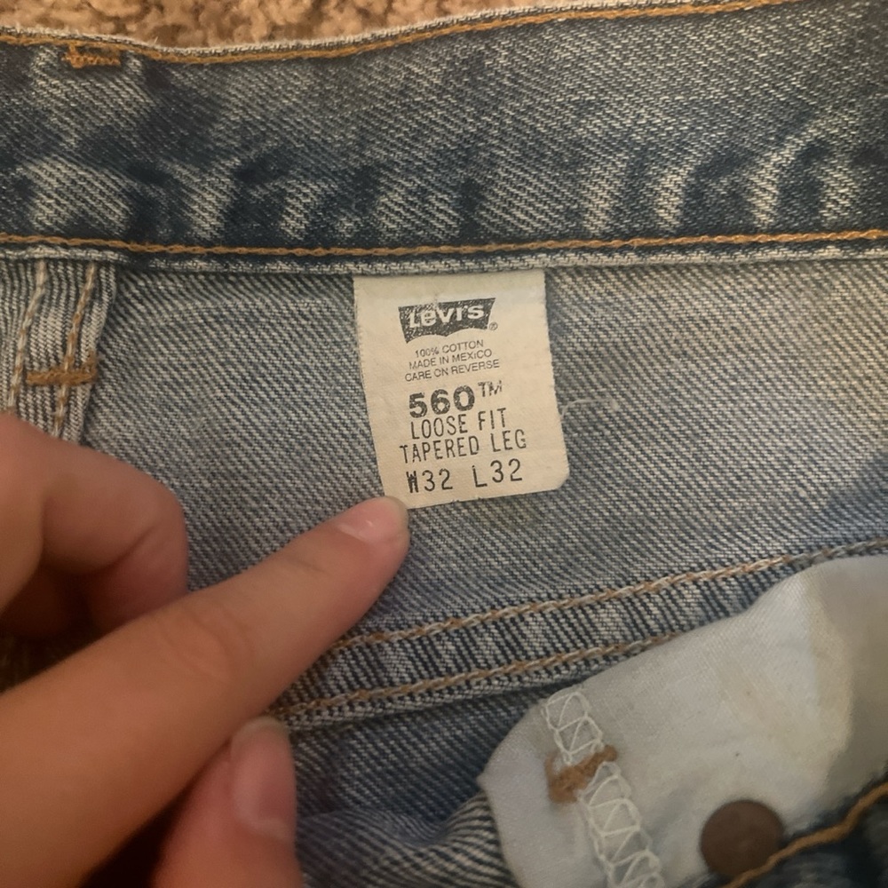 560 Levi’s - Picture 6 of 6